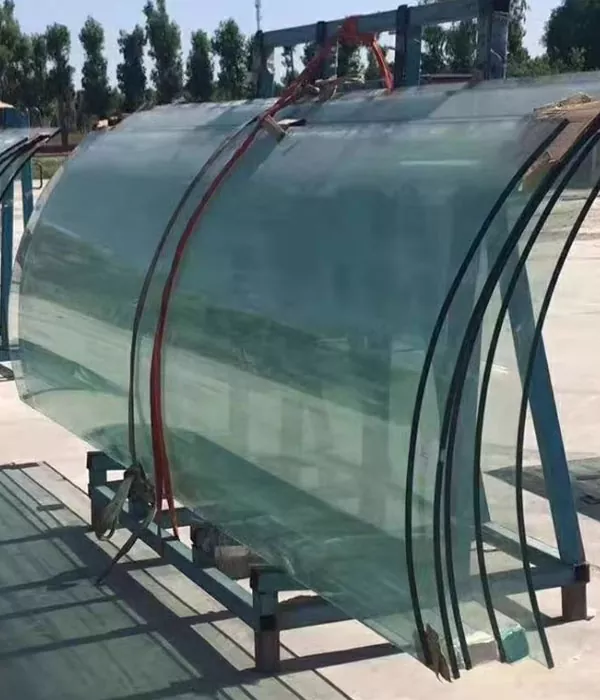 Kontinuálne odlievanie a ohýbanie skla za tepla